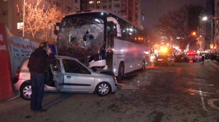 Kadıköy'de yolcu otobüs kaza yaptı