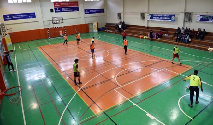 Tuzla Belediyesi Gençlik Merkezi, İlçe Gençliğini Turnuvalarda Buluşturuyor