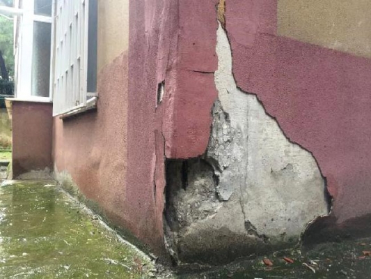 Maltepe'de 6 yıldır riskli binalarda tehlikeli yaşam