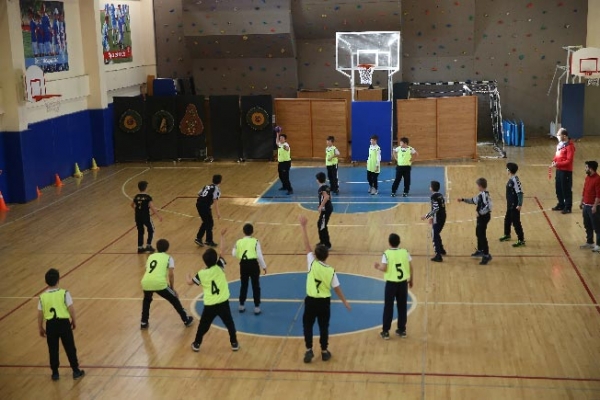 Ümraniye Belediyesi 6. Geleneksel Çocuk Oyunları Başladı