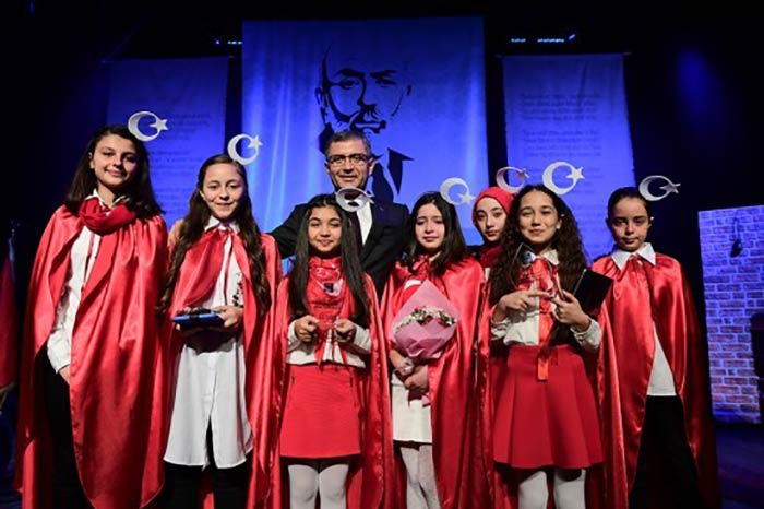 Üsküdar'ın 'İstiklal Marşı'nı en güzel okuyan öğrencileri