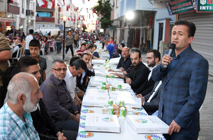 Aydıntepe Mahallesi'nde 6 Bin Kişiyle Ramazan Bereketi
