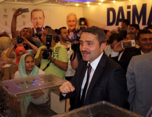 AK Parti’de İstanbul genelinde delege seçimleri yapıldı