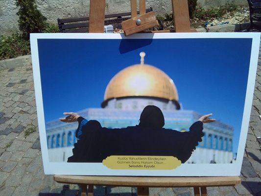 Saadet Üsküdar İsrail Zulmü'nü resimlerle anlattı