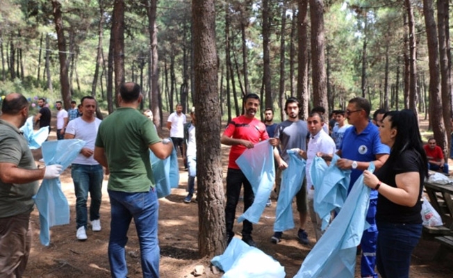 Kartal Belediyesi, dernek üyeleri ile birlikte  Aydos Ormanı'nı temizledi