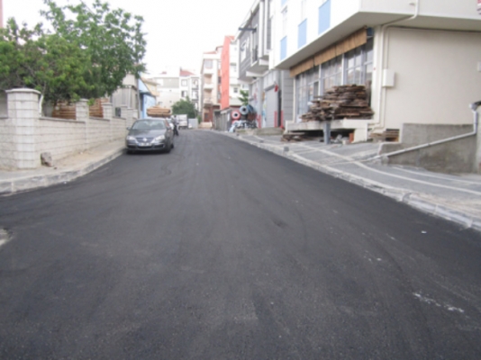 Ümraniye’de asfalt yenileme çalışmaları devam ediyor