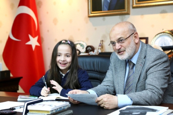 Beykoz Belediyesi'nden 2 milyon 100 bin lira eğitim yardımı