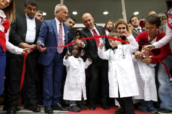 İbni Sina Hastanesi Kartal'da açıldı