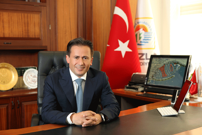 Dr. Şadi Yazıcı, Yılın Belediye Başkanı seçildi