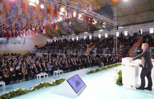 AK Parti Sultanbeyli’ye Ali Tombaş seçildi