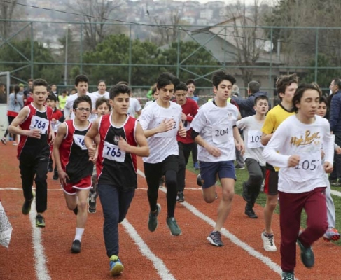 Öğrenciler Başkanlık Kupası için koştu