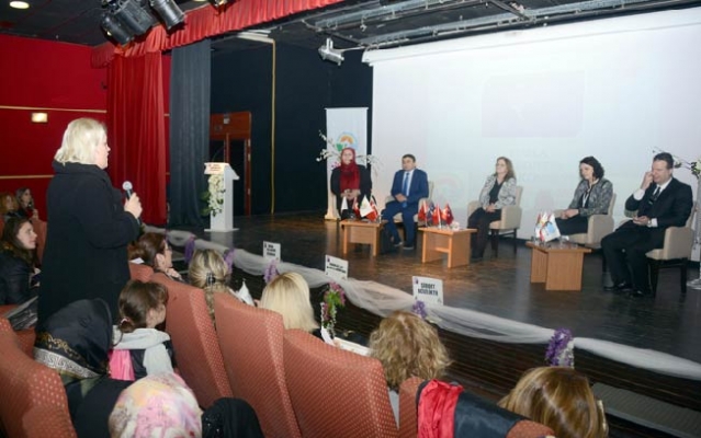 Tuzla Belediyesi Kent Konseyi Kadın Meclisi panel düzenledi
