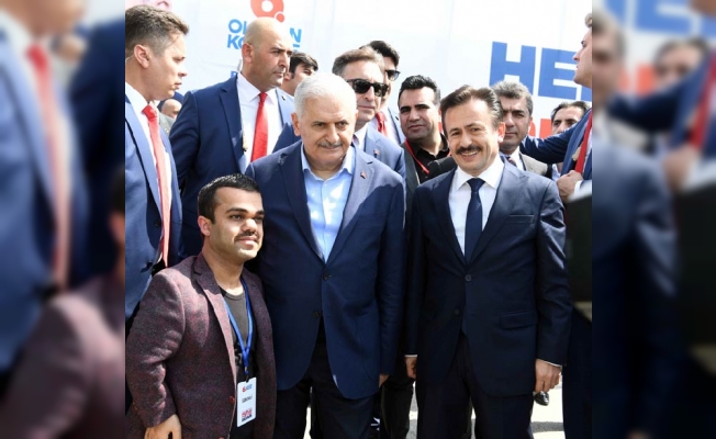 Başbakan Yıldırım, Tuzla Belediyesi'ni ziyaret etti