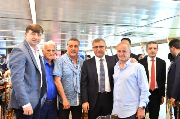 Fenerbahçeli yöneticiler engellilerle Boğaz Turu yaptı