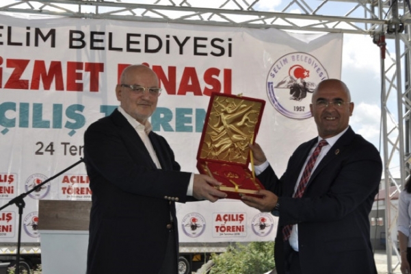 Selim, yeni belediye hizmet binasına kavuştu