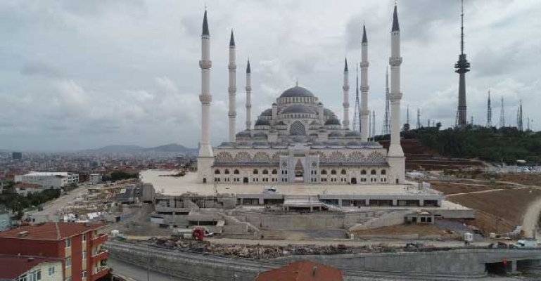 Havadan görüntülerle sona gelinen Çamlıca Camii