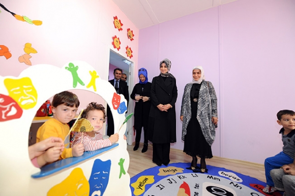 Dr. Fatma Yazıcı, Anne Çocuk Eğitim Merkezi’ni ziyaret etti
