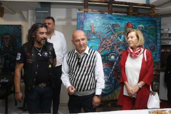 Altınok Öz Garaj Avangard Sanat Atölyesi’nin Açılışına Katıldı