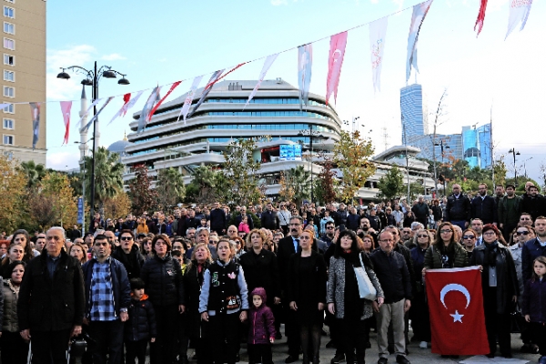 Ulu Önder Atatürk Özlemle ve Saygıyla Ataşehir’de Anıldı
