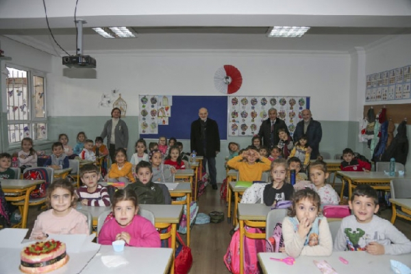Başkan Çelikbilek, Fatin Hoca İlköğretim Okulu öğrencilerini ziyaret etti