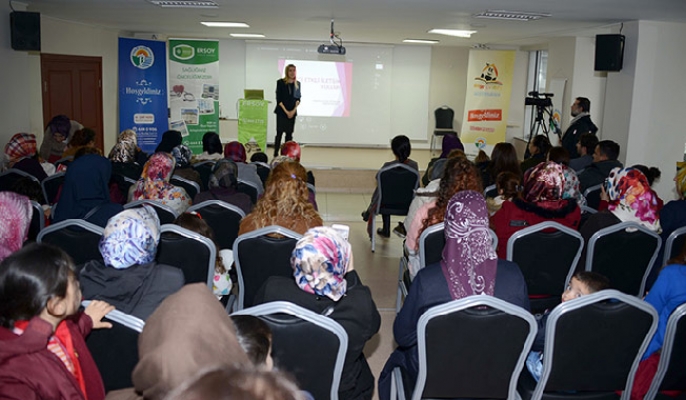 Tuzla Belediyesi, Aile İçi Etkili İletişim Yolları semineri düzenledi