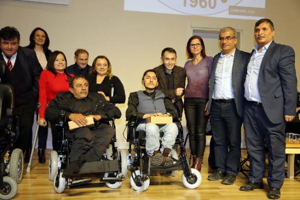 Engelli Vatandaşlara Tekerlekli Sandalye Dağıtıldı