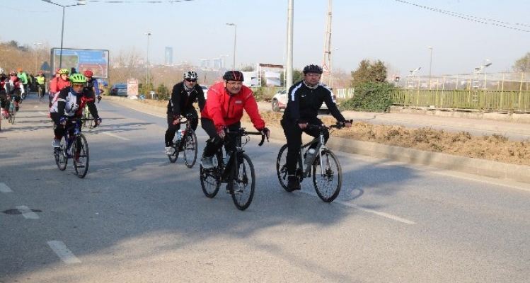 Murat Aydın Beykoz'da 25 kilometre pedal çevirdi
