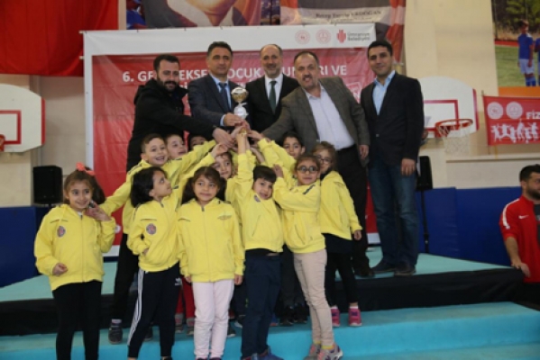 6. Geleneksel Fiziksel Etkinlikler ve Çocuk Oyunları Festivali’nin ödül töreni yapıldı