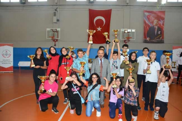 Çekmeköy Spor Şenliği’nde 8 Bin Öğrenci 11 Branşta Yarıştı