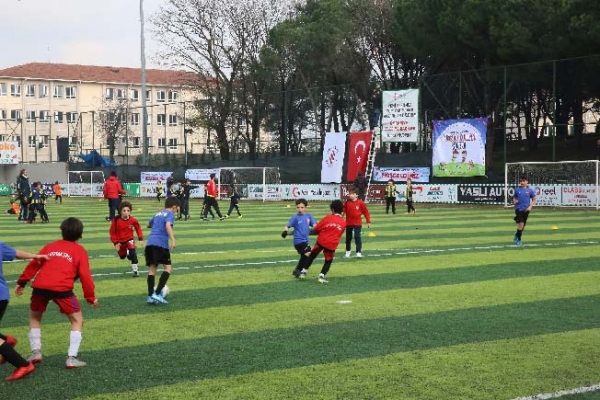 Ümraniye Belediyesi Futbol Okulları Şöleni Gerçekleşti