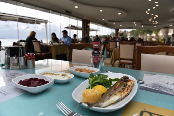 Palmiye Balık Restaurant Misafirlerini Bekliyor
