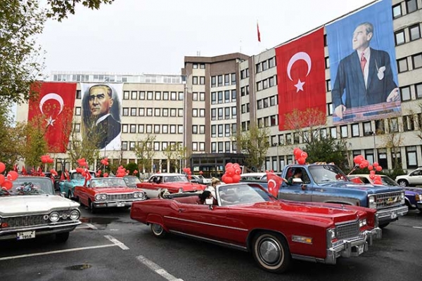 Kadıköy'de coşkulu kutlama