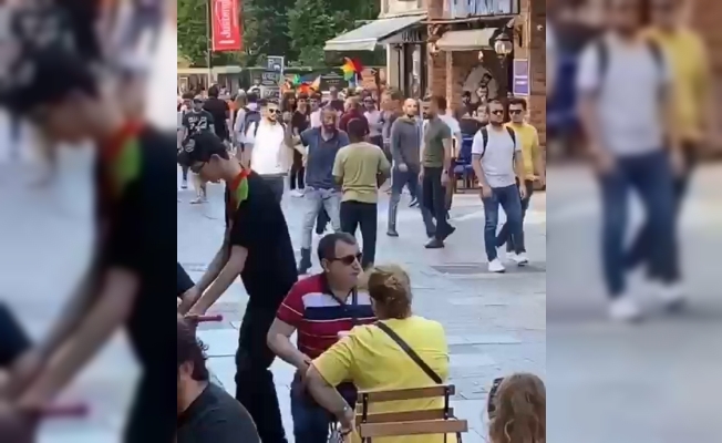 Kadıköy'de satırlı saldırganı, vatandaşlar etkisiz hale getirdi