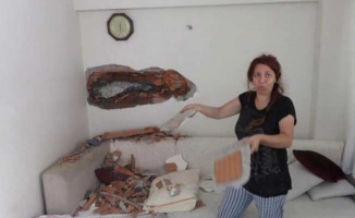Üsküdar'da binanın istinat duvarı çöktü