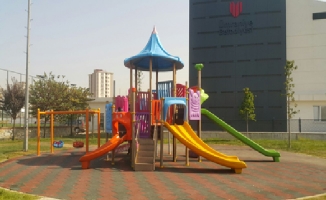 Ümraniye Belediyesi parkları yenilemeye devam ediyor